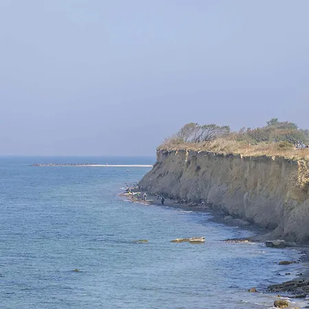 Boddenluemmel In Der Seefahrtschule *