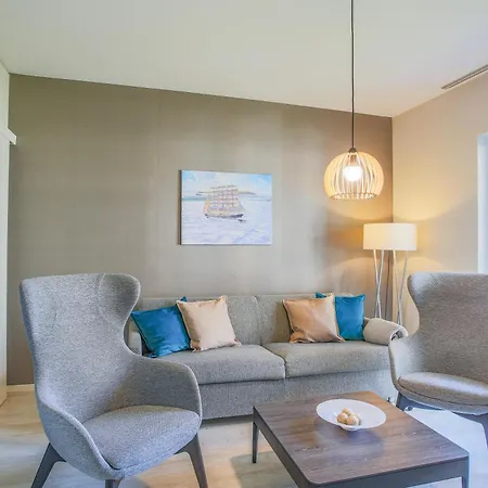 Boddenluemmel In Der Seefahrtschule