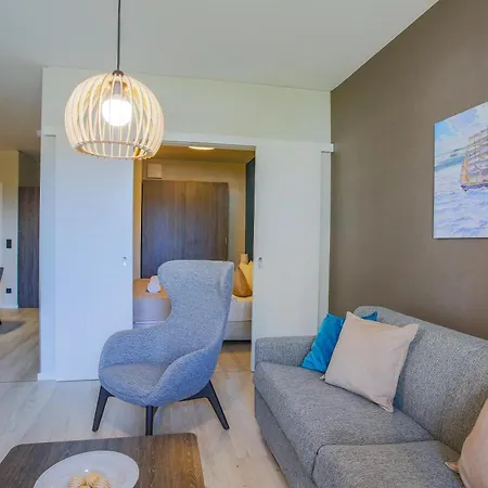 Apartment Boddenluemmel In Der Seefahrtschule *