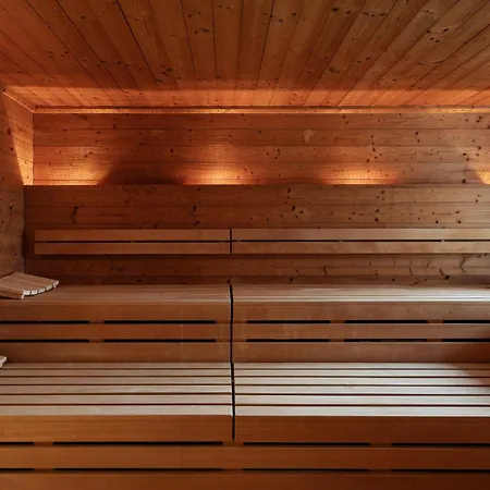 Boddenluemmel In Der Seefahrtschule *